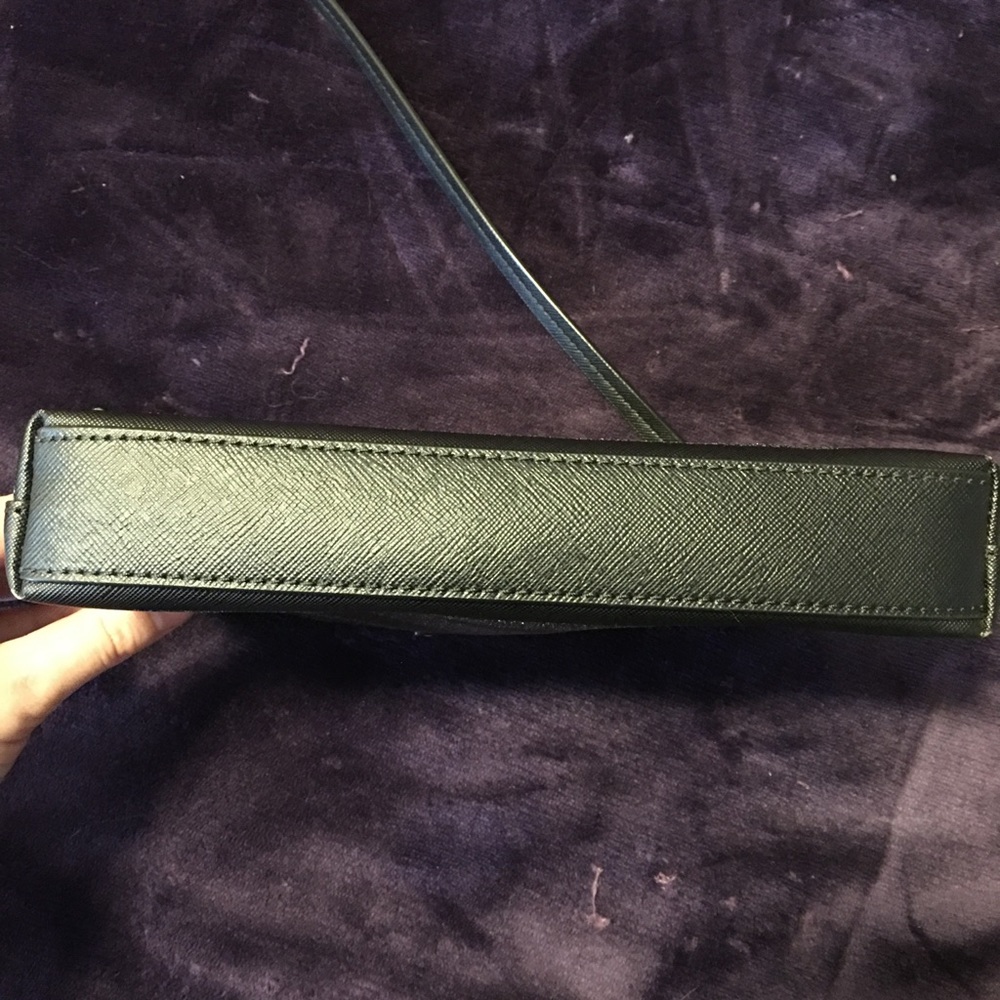 Small Black Kate spade ♠️ - Picture 4 of 7